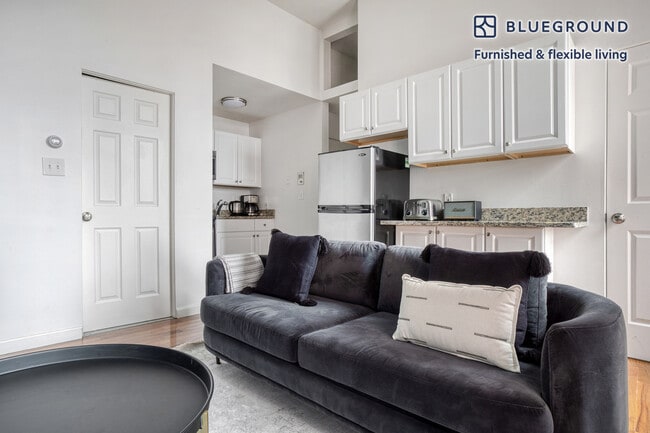 Building Photo - 538 East Broadway-SI FL1-ID473