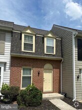 Building Photo - 131 Stanford Ct