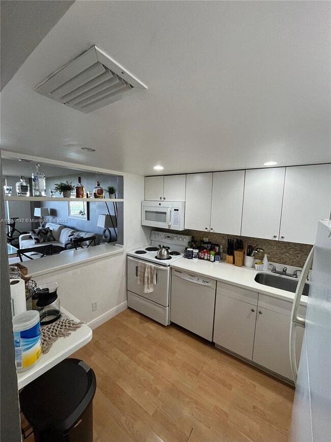 2 bedroom in North miami FL 33181 - 2 bedroom in North miami FL 33181 Apartment