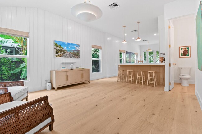 Foto del edificio - 845 Sunset Rd