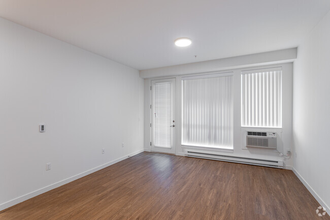 1BR, 1BA - 774 SF - Green Door Flats