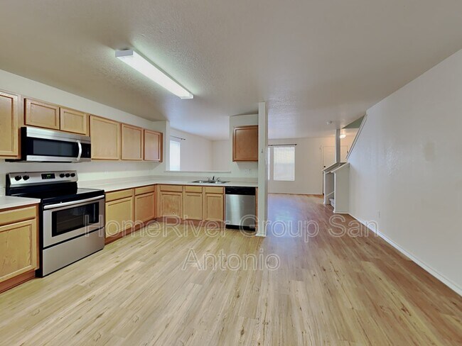 Building Photo - 658 Crosspoint Dr