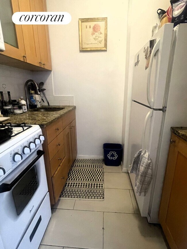 Foto del edificio - 241 E 76th St
