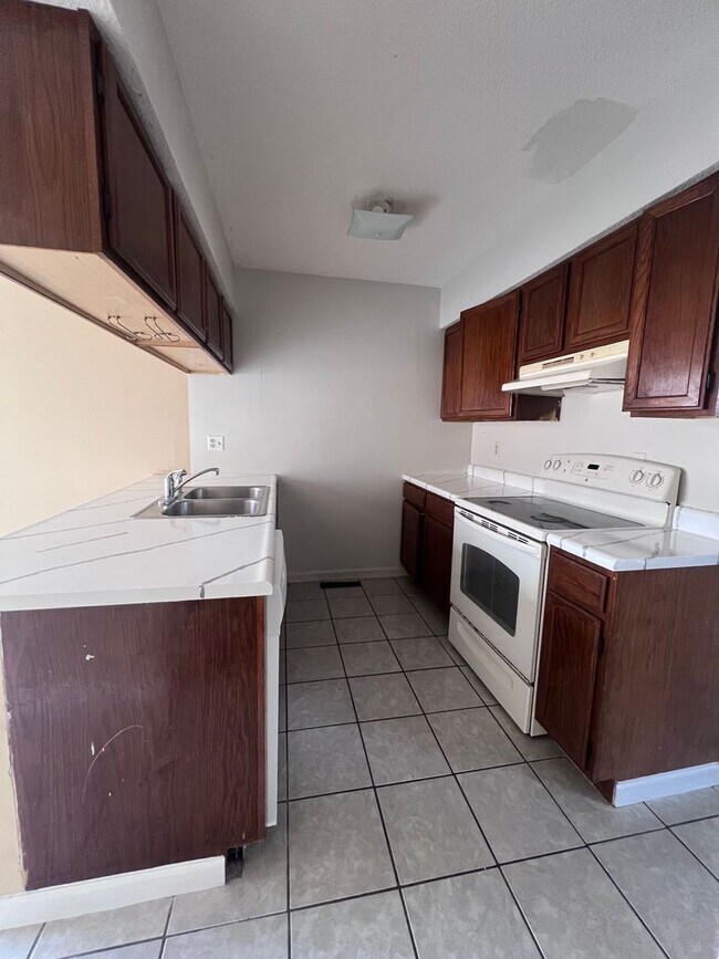 Foto del edificio - 710-712 Clinkscales Dr.