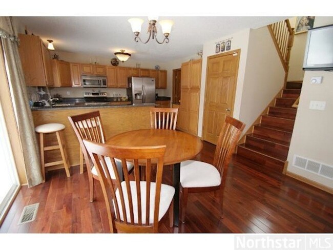 Building Photo - Fantastic Home * 4 bed/3 bath * 3 car gara...