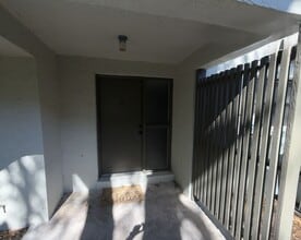 Building Photo - 7 Castania Ct