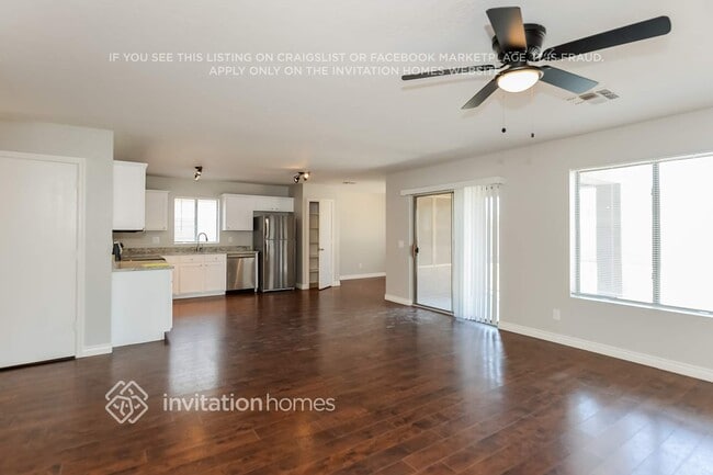 Building Photo - 136 S 111th St