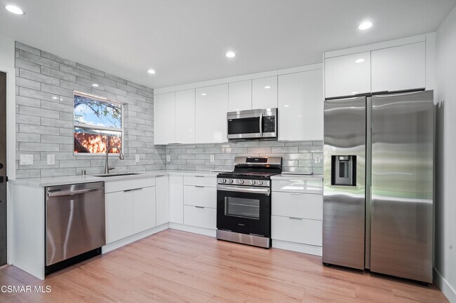 Foto del edificio - 7804 Kentland Ave