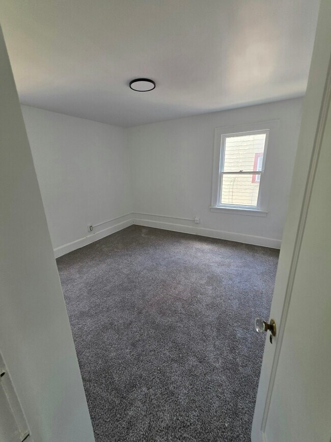 Foto del edificio - 3953 Elmwood Rd