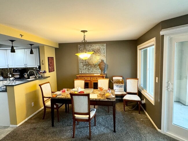 Building Photo - Park Place Condominiums ~ Downtown Bellevue
