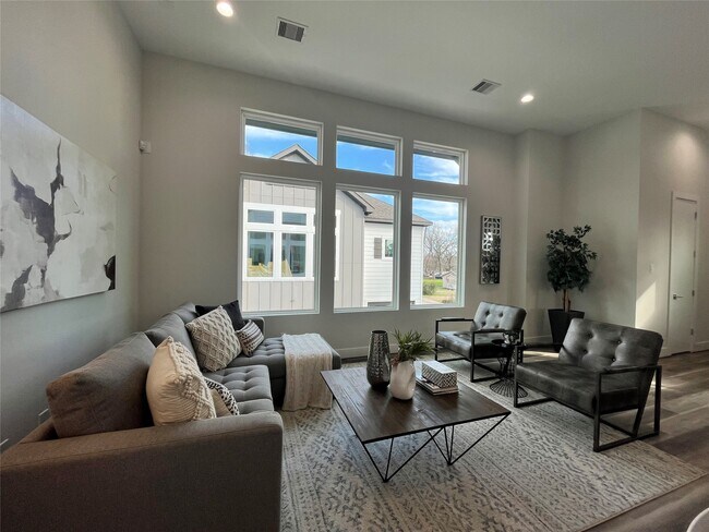 Foto del edificio - 8318 Curry Rd