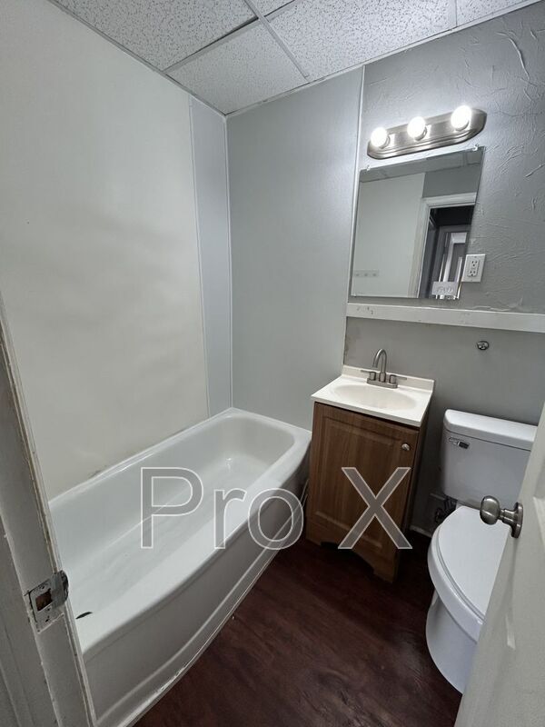 Foto del edificio - 126 E 13th St