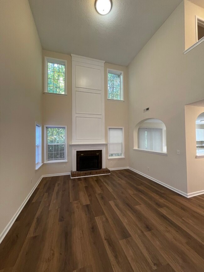 Building Photo - 113 Gingerlilly Ct