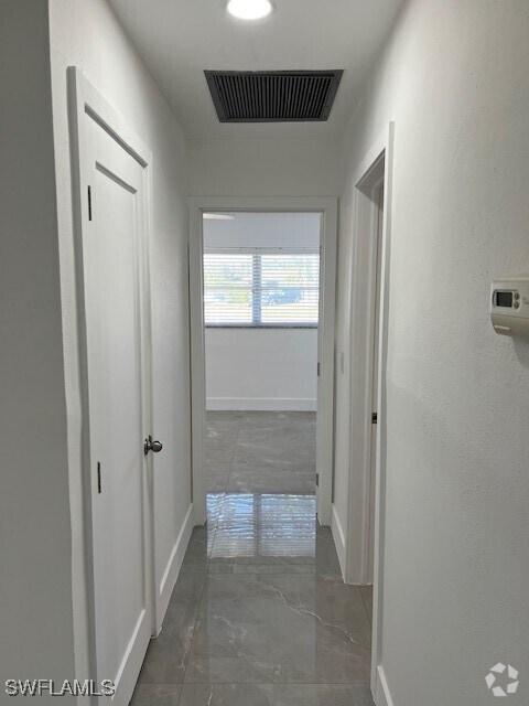 Building Photo - 13863 River Forest Dr