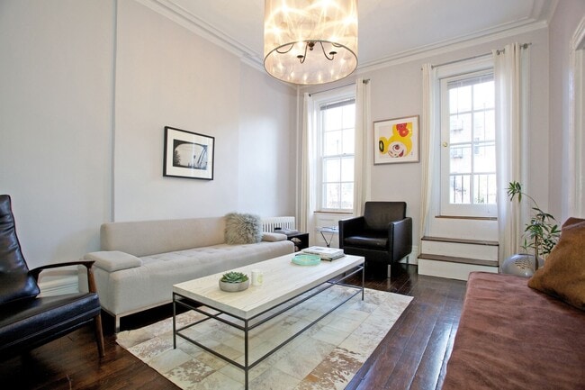 Building Photo - 705 Park Ave