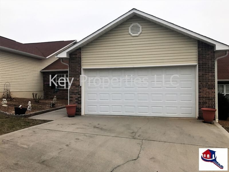 Primary Photo - 208 Executive Meadows Dr