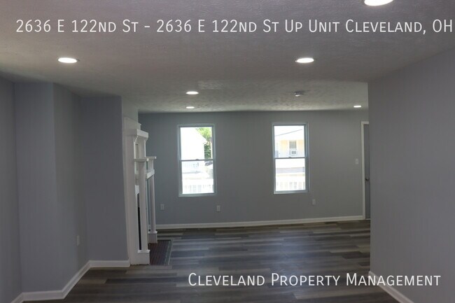 Foto del edificio - Fully Renovated Cleveland Duplex