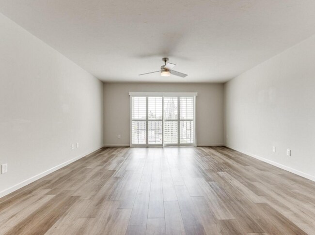 Building Photo - Luxarious 2BD/2.5BTH Condo in Nichols Hill...
