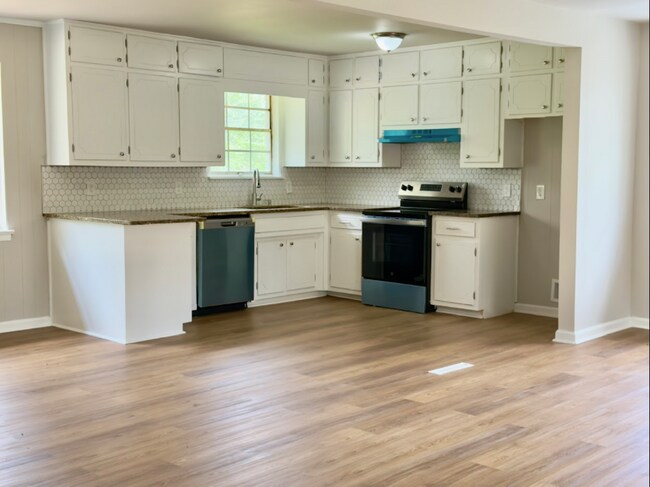 Foto del edificio - 413 Wadsworth Dr