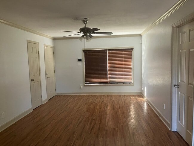 Foto del edificio - 517 Windswept Dr