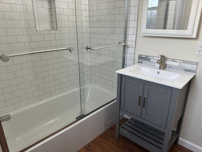 Foto del edificio - 2 Bed 1 Bath House in Oakland