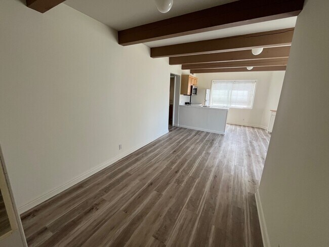 Foto del edificio - 535 Loma Vista St