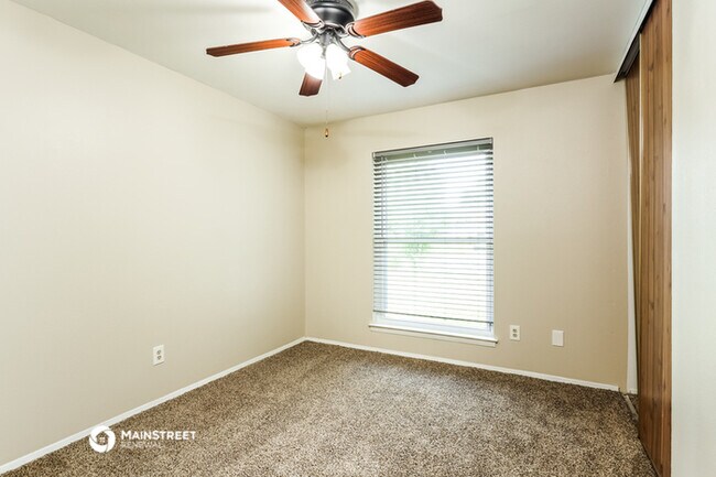 Building Photo - 5930 Cliff Trail Dr