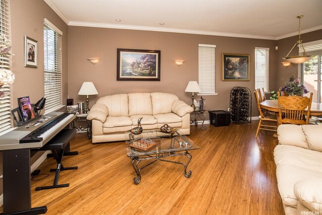 Foto del edificio - Convenient 3 Bed Home in Sycamore Ranch, W...