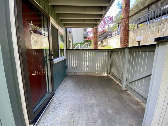 Foto del edificio - Renovated Pet-Friendly STUDIO with Full Ki...