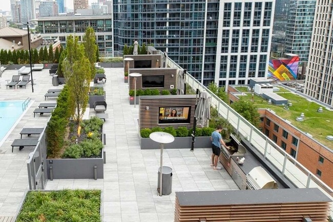 Photo - 1210 S Indiana Ave Apartment