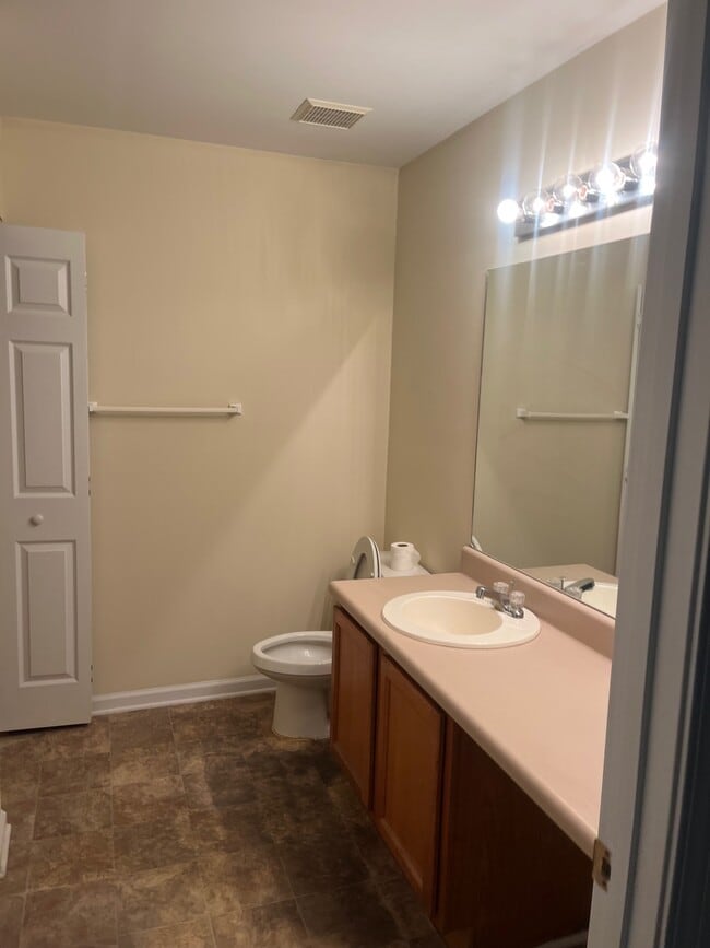 Foto del edificio - 140 Jacobs Way