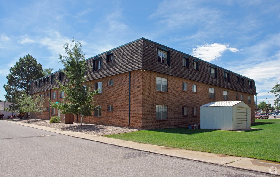 Garden Center Apartments Rentals Broomfield, CO