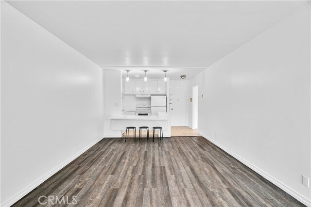 Building Photo - 320 S Gramercy Pl