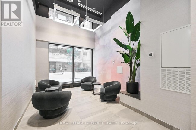 Building Photo - 100 Dalhousie St