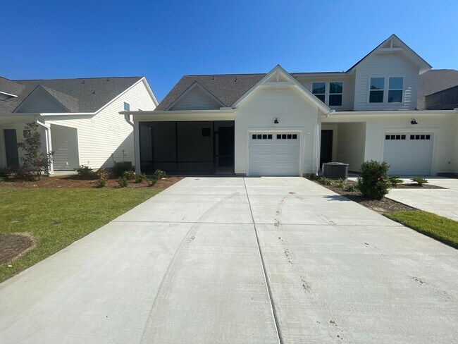 Building Photo - Lovely Three Bedroom Townhouse in Washington Square!- Ask About Our Move In Incentives