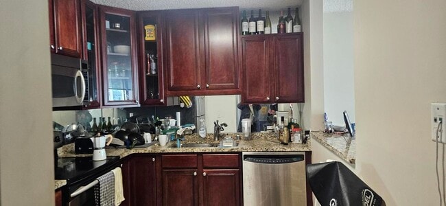 Building Photo - 33 W Delaware Pl