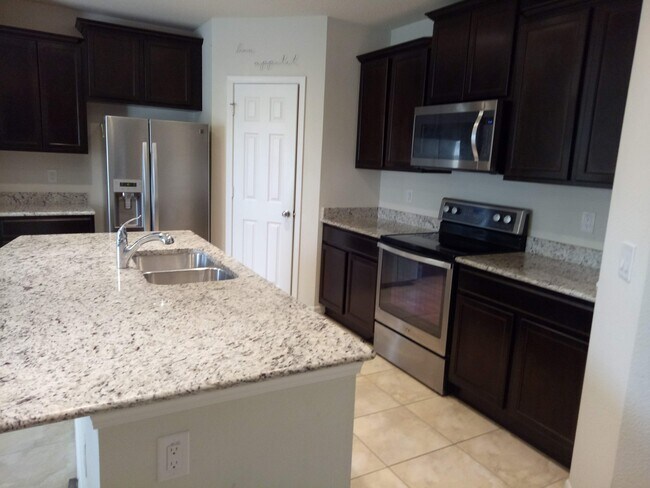 Foto del edificio - 4755 Chatterton Way