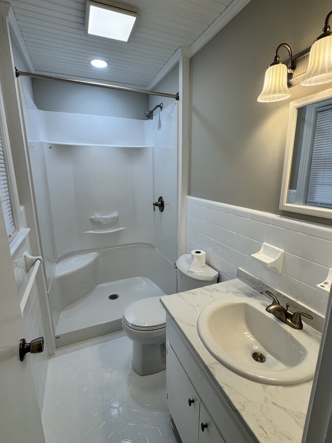 Building Photo - 821 Buck Swamp Rd