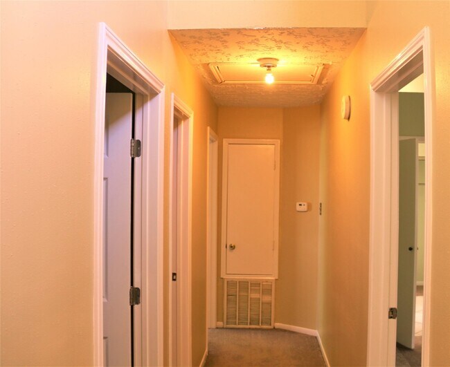 Foto del edificio - 8846 N Rylander Cir