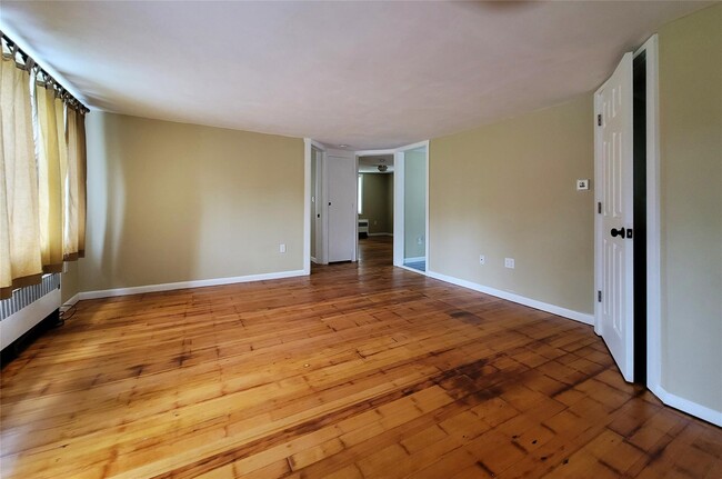 Building Photo - 486 Fitzsimmons Rd