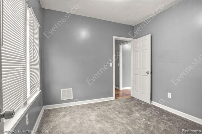 Building Photo - 13851 Liberal St