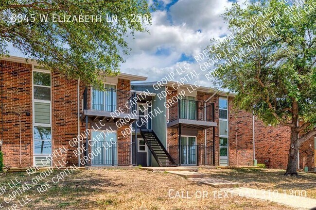 Building Photo - Newly Renovated! Move in Special! Se Habla...