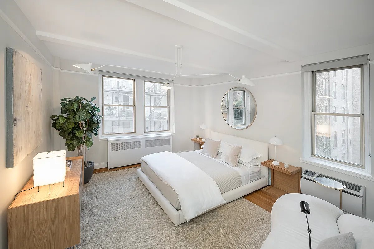 Foto principal - 66 W 12th St