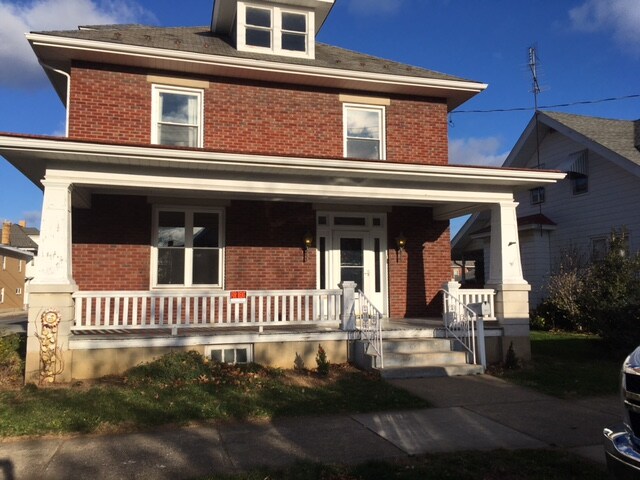 Primary Photo - 103 E Oak St