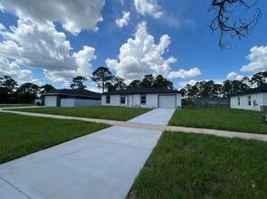 Building Photo - 4300 Thunderbird Rd