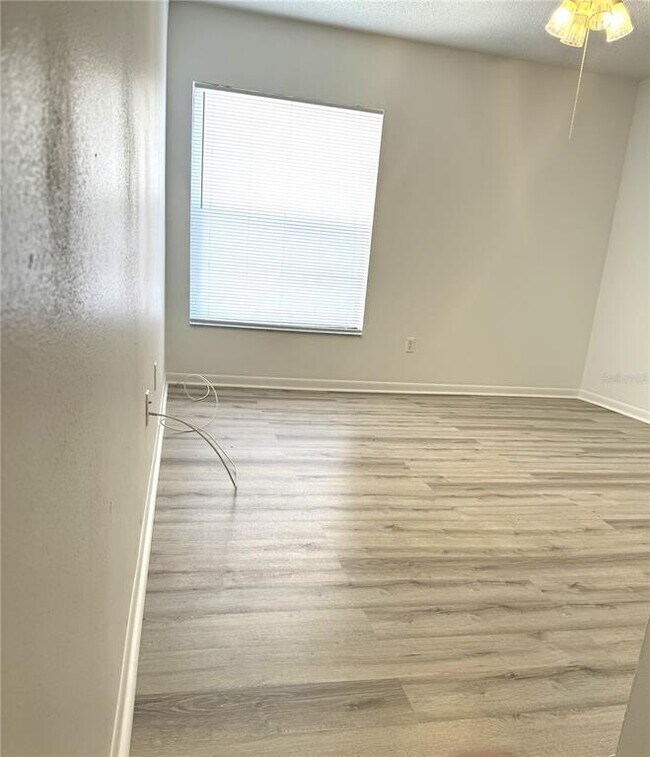 Foto del edificio - 13608 S Village Dr