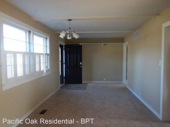 Building Photo - 3 br, 2 bath House - 900 S Spring St