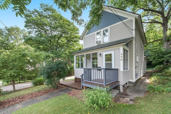 Building Photo - 408 Hilbert St