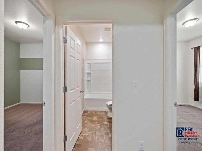 Foto del edificio - Beautiful Newer Home in Windsor – 3 Bed, 2...