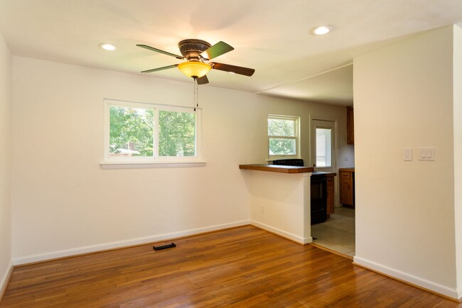 Foto del edificio - 517 Sweeney Road